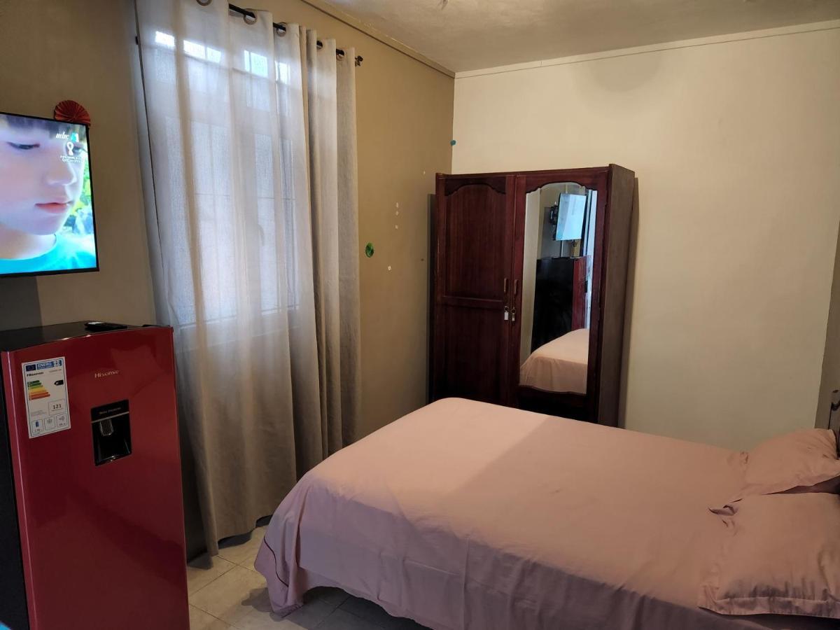 Backpackers Rental Room/Bathroom Only 라 골레트 외부 사진